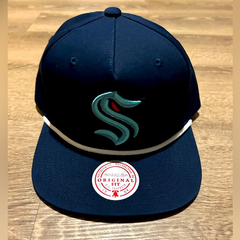 NWT Seattle Kraken NHL cap